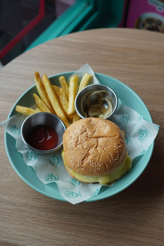 Classic Bagel Cheeseburger